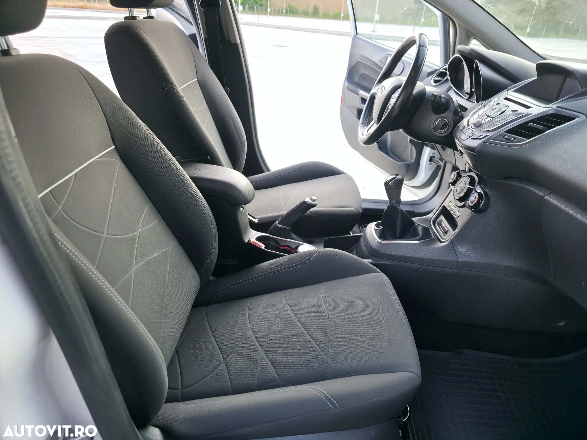 Ford Fiesta 1.5 TDCi DPF Titanium - 6