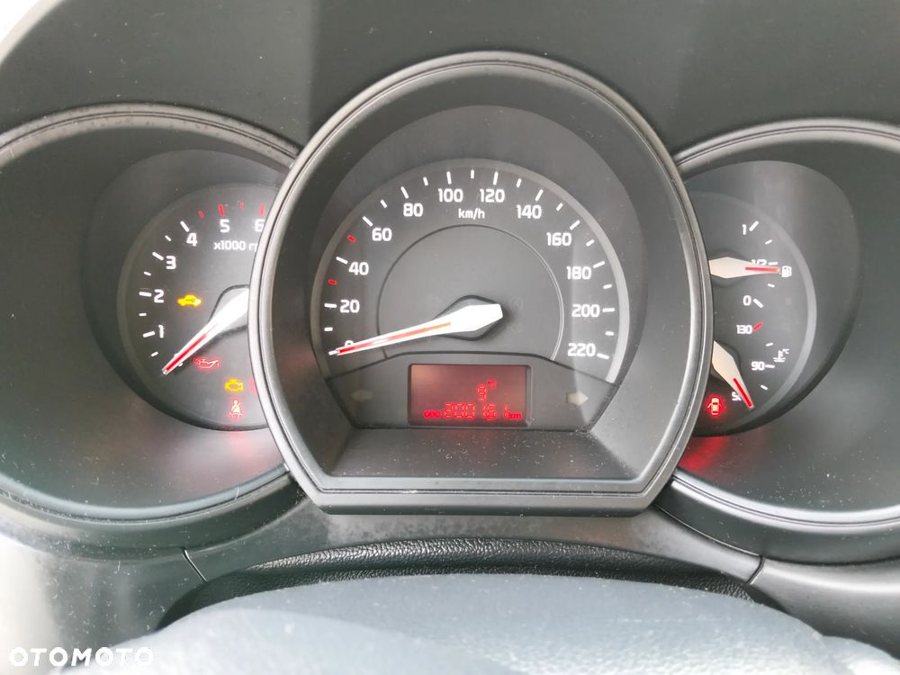 Kia Rio 1.4 crdi M - 10