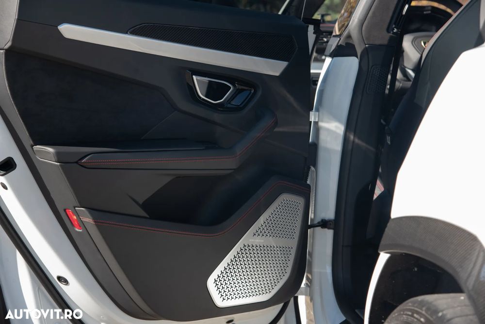 Lamborghini URUS Standard - 34