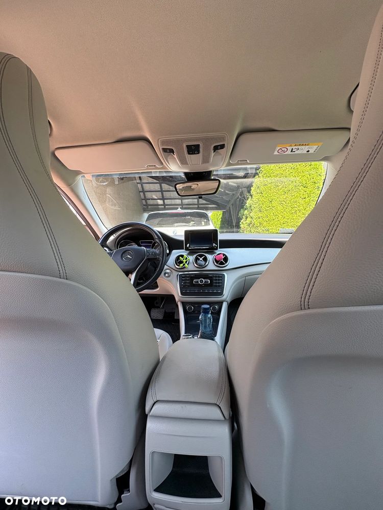 Mercedes-Benz GLA 250 4-Matic - 12