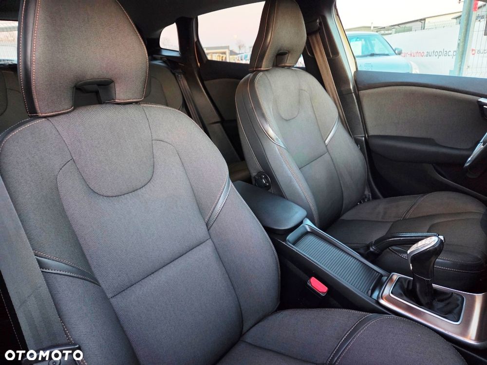 Volvo V40 Cross Country D2 Momentum - 31