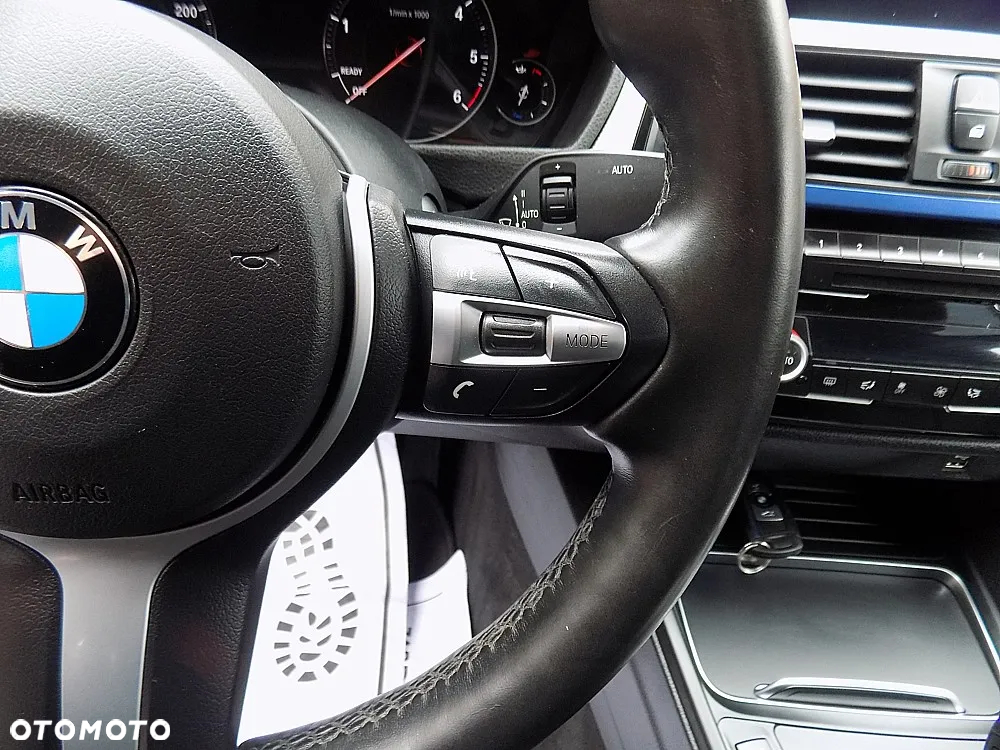 BMW Seria 3 318d M Sport - 15