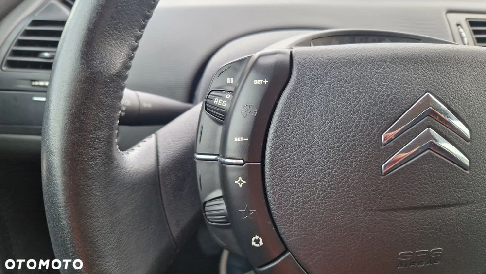 Citroën C4 1.4 16V Style - 18