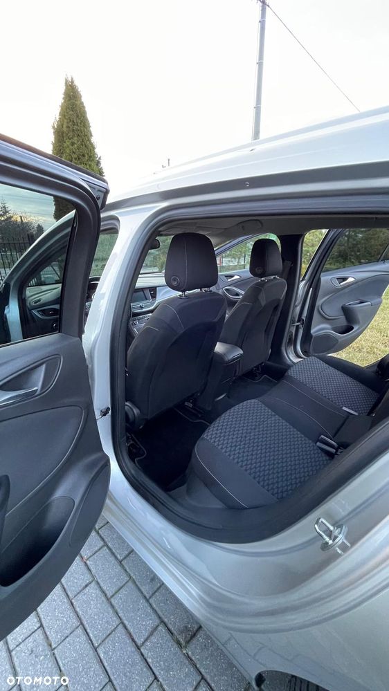 Opel Astra 1.4 T Enjoy S&S - 12