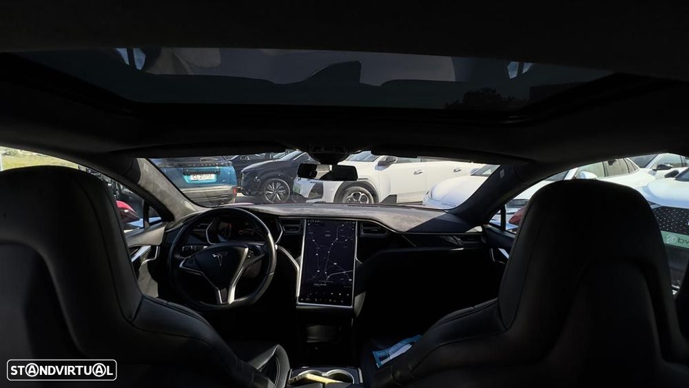 Tesla Model S 85D - 17