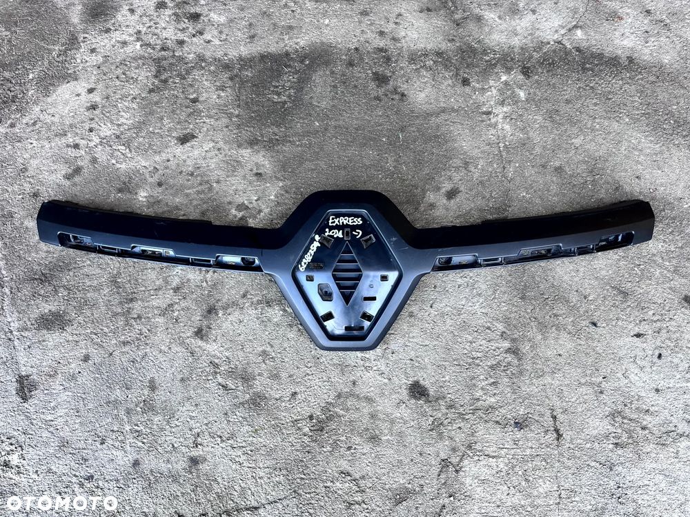 RENAULT EXPRESS 2021- ATRAPA ZDERZAKA GRILL PODSTAWA ZNACZKA 623823514R ORYGINAŁ