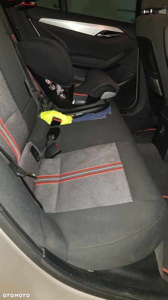 BMW X1 xDrive18d - 9