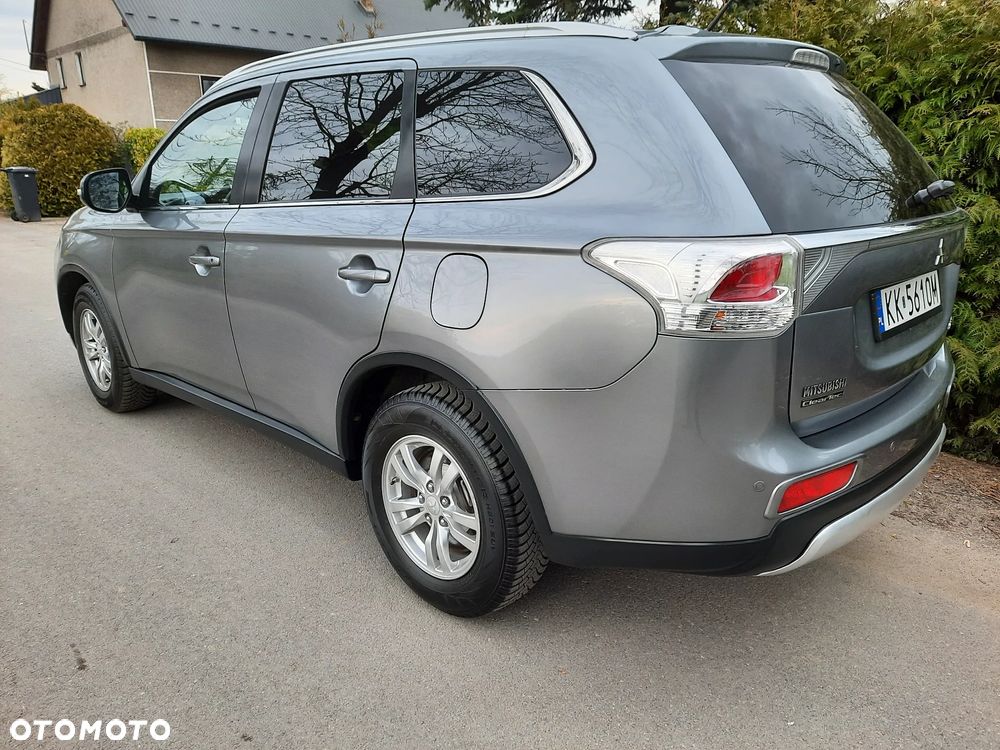 Mitsubishi Outlander 2.2 DID Intense + 4WD - 2