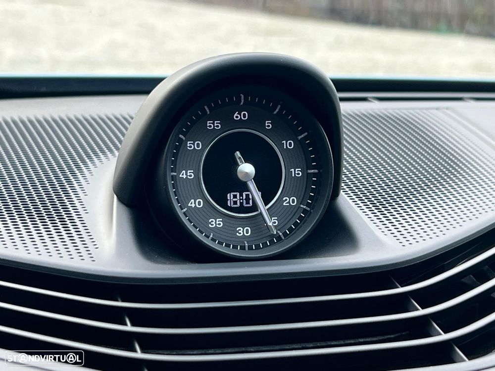 Porsche Taycan Turbo S - 36