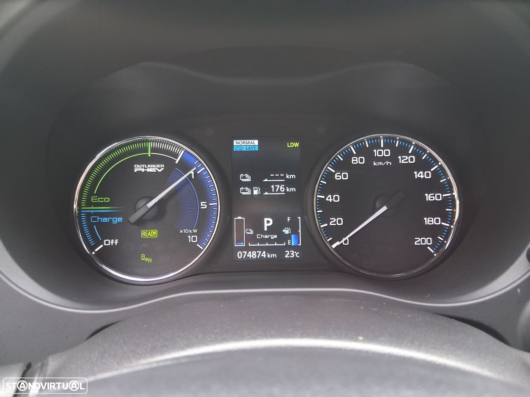 Mitsubishi Outlander 2.4 PHEV Intense - 36