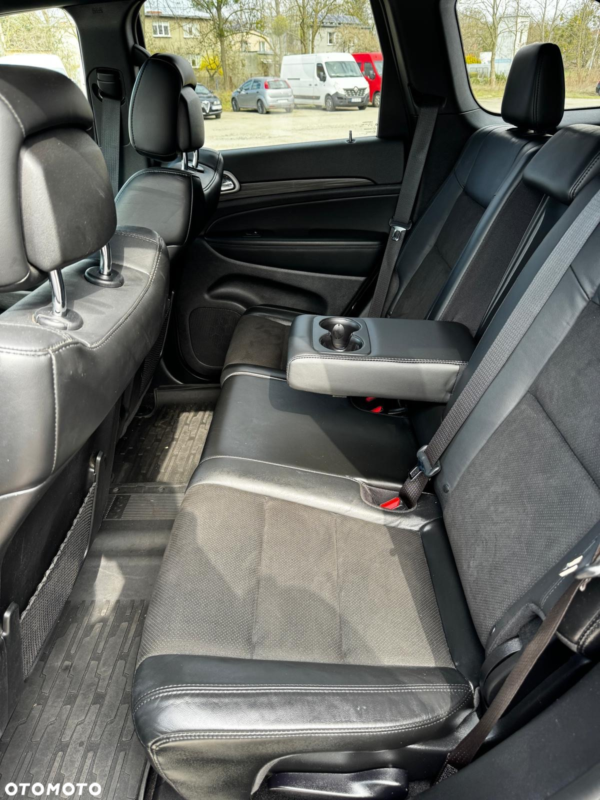Jeep Grand Cherokee - 19