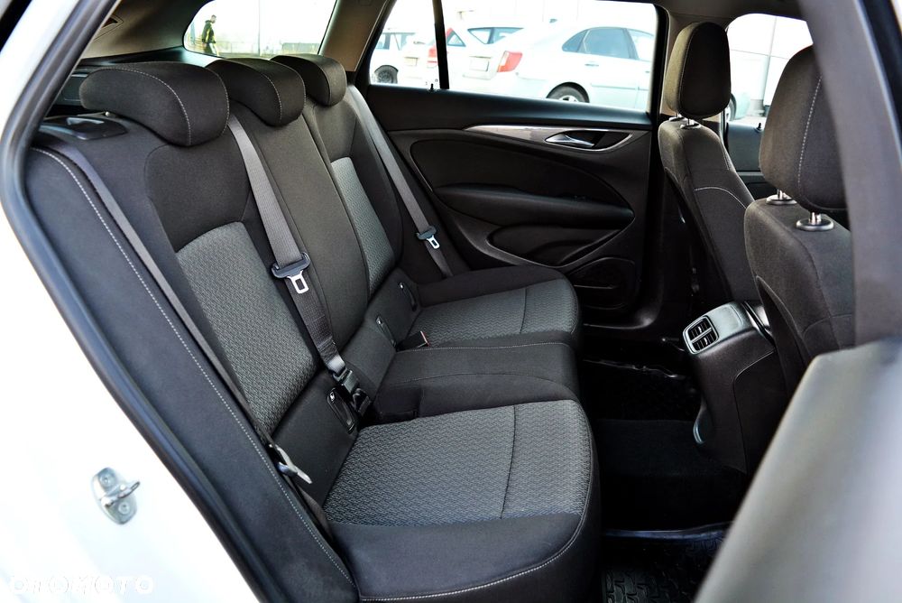 Opel Insignia 1.6 ECOTEC Exclusive - 10