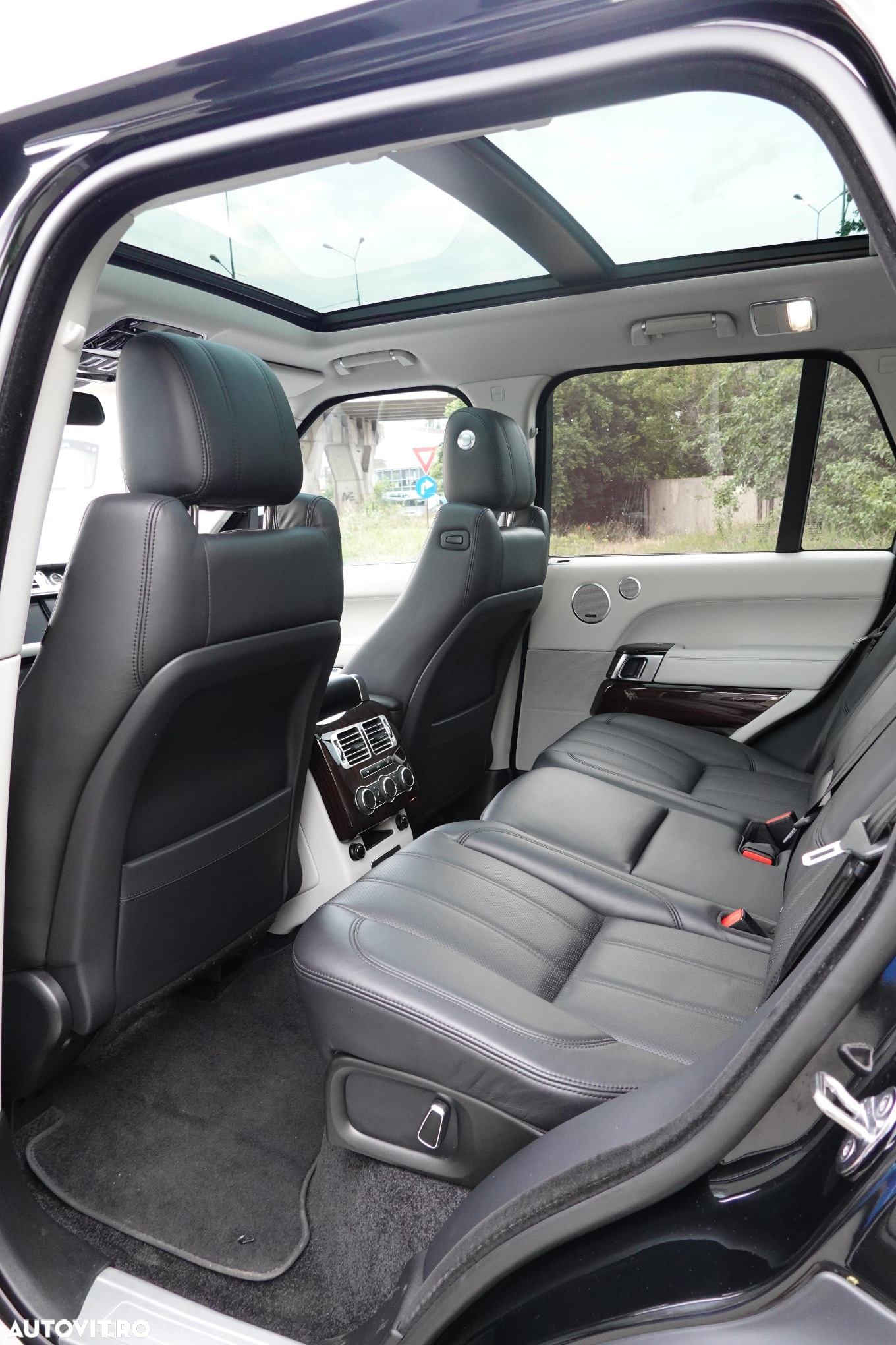Land Rover Range Rover Vogue - 11