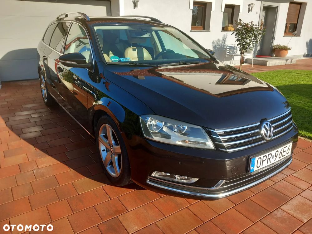 Volkswagen Passat 2011 photo 2