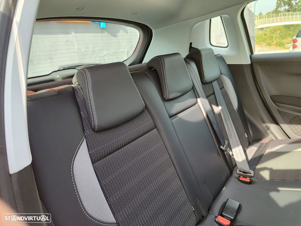 Peugeot 2008 1.2 PureTech Style - 46