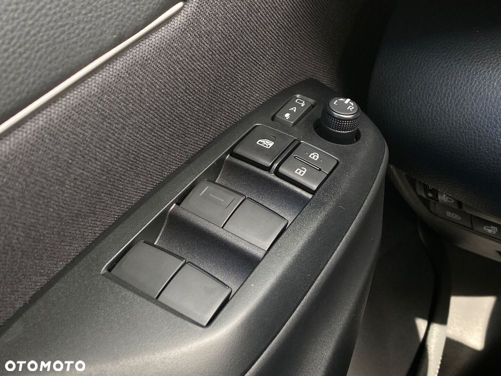 Toyota Yaris Cross Hybrid 1.5 Style - 25