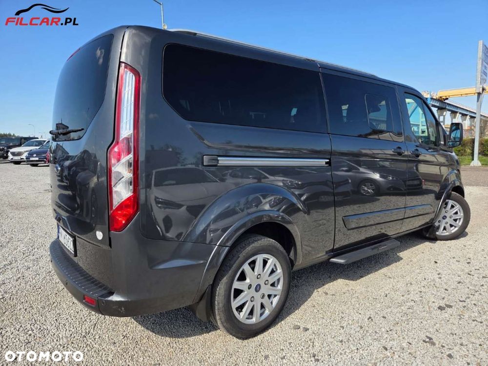 Ford Tourneo Custom - 26