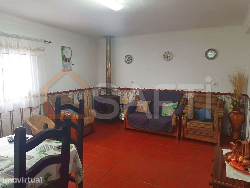 Moradia T4. 2 Pisos. Terreno de 8.413,50m2. - Grande imagem: 2/23