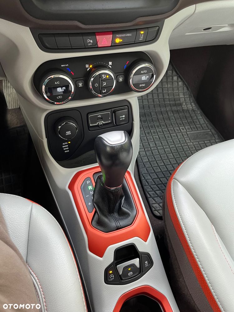 Jeep Renegade 1.4 MultiAir Limited 4WD S&S - 3