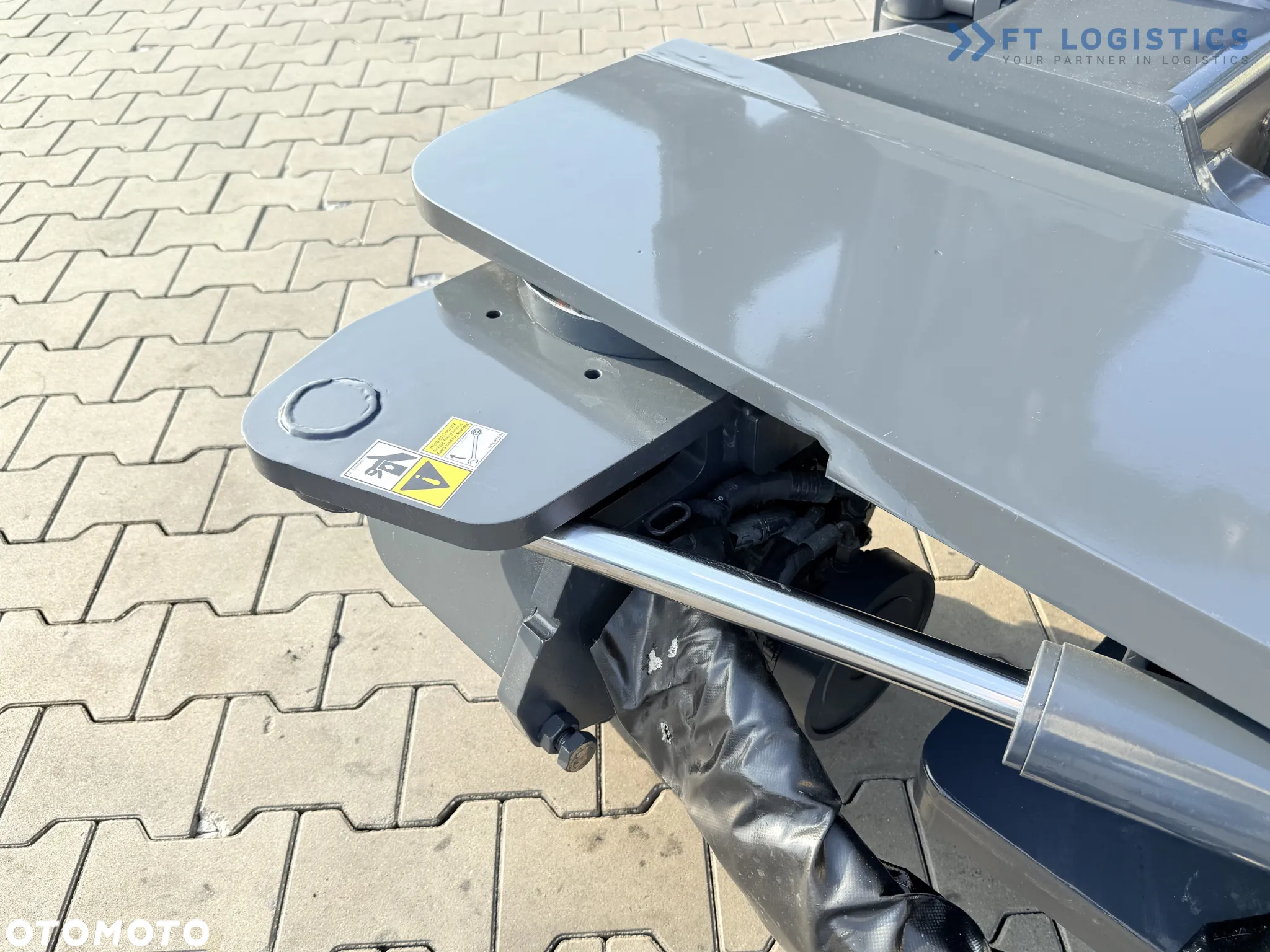 Combilift WÓZEK CZTEROKIERUNKOWY - WIELOKIERUNKOWY C4000 / GAS / DUPLEX 4500MM /JEDYNE 6604 MOTOGODZIN /  PRZESUW WIDEŁ / PEŁNA KABINA / STAN IDEALNY / Szeroka oferta wózków czterokierunkowych i bocznych, dopasowanych do różnorodnych potrzeb i zastosowań - 24