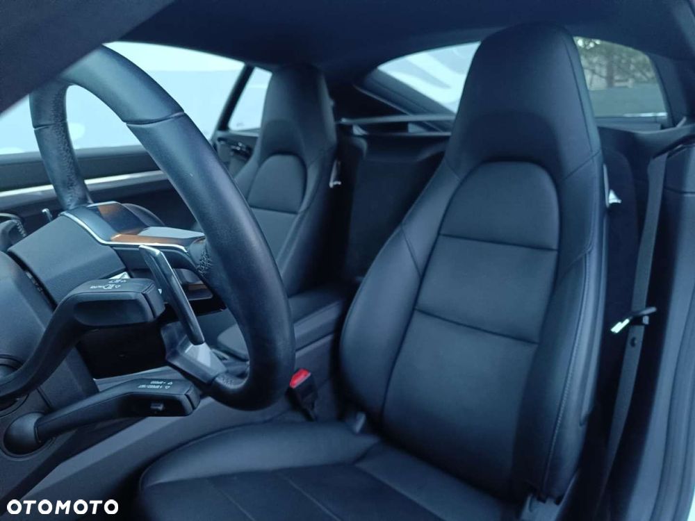 Porsche 718 Cayman - 18