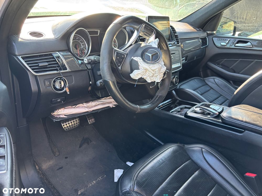 Mercedes-Benz GLE - 24