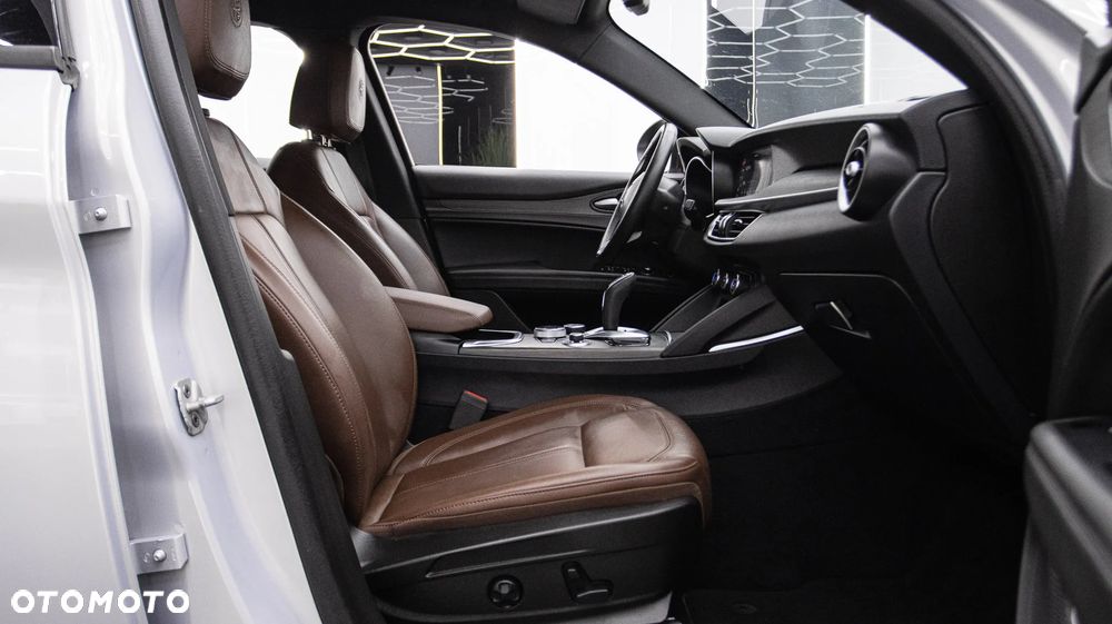 Alfa Romeo Stelvio 2.0 Turbo TI Q4 - 20