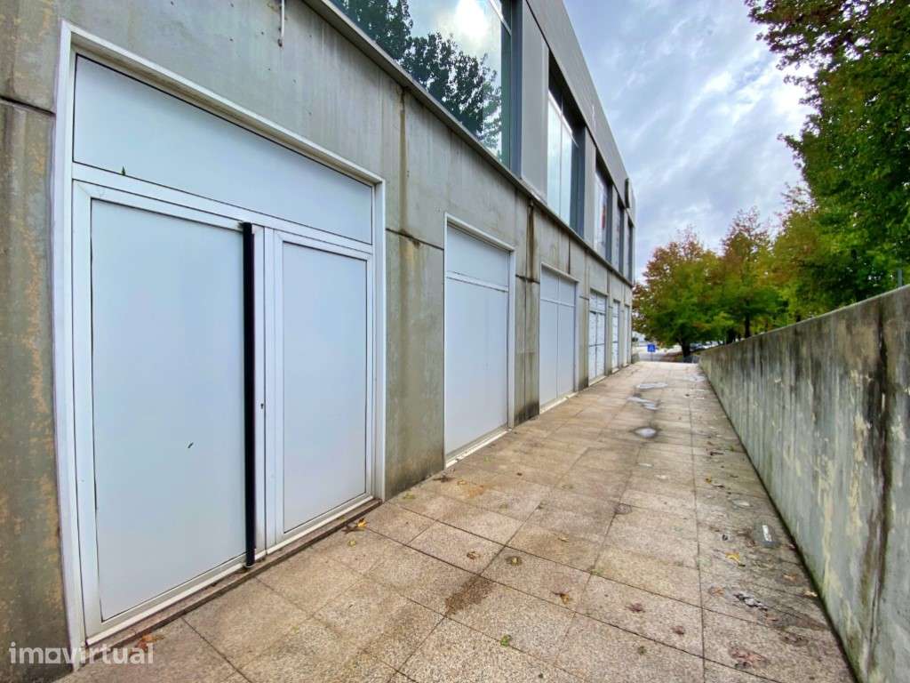 Espaço para restauração na Zona Industrial da Maia - Grande imagem: 2/15