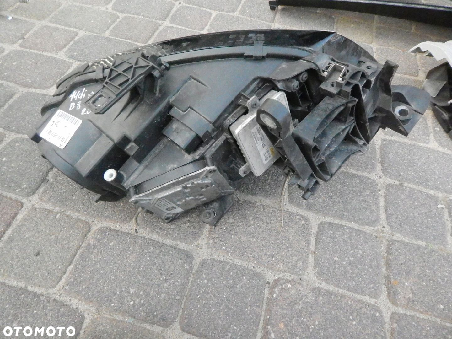 LAMPA XENON LED NISKRĘTNE AUDI A4 8K0 ŁADNE EUROP - 3