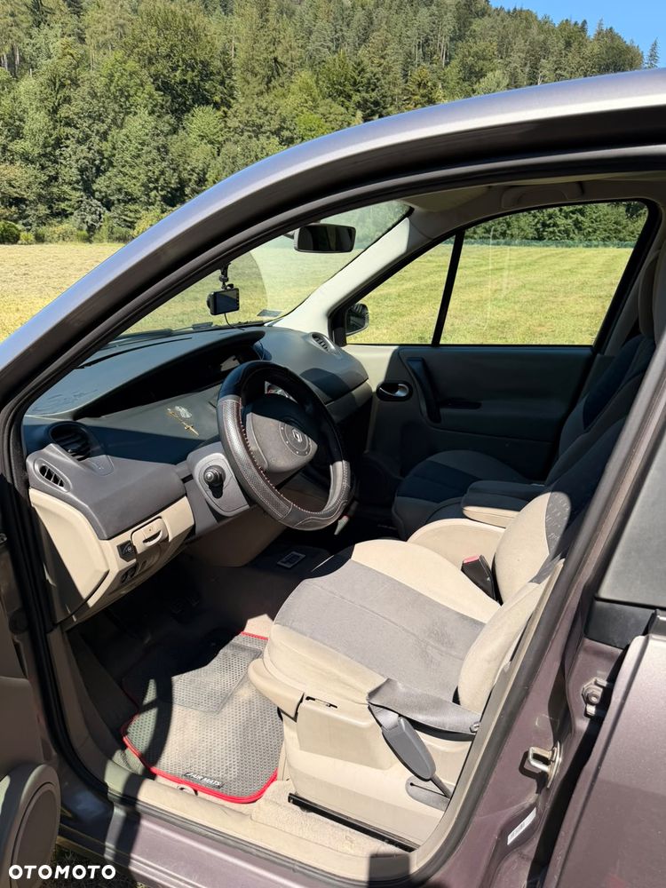 Renault Scenic 1.6 16V Emotion - 8