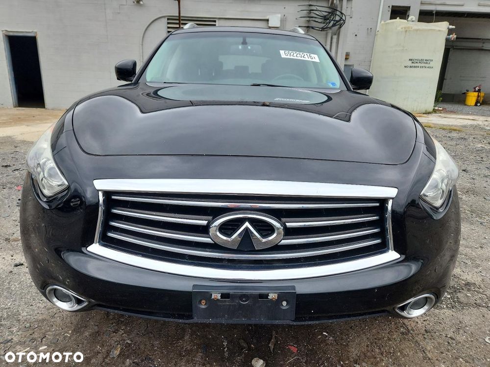 Infiniti QX70 - 13
