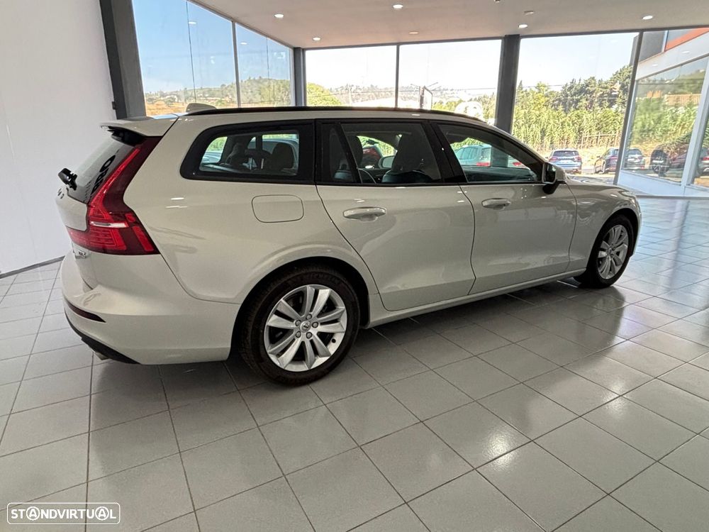 Volvo V60 2.0 D3 Momentum - 4