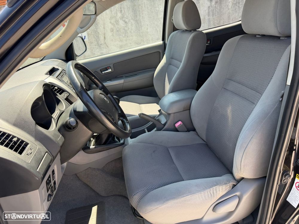 Toyota Hilux 2.5 D-4D 4WD CD Tracker - 9