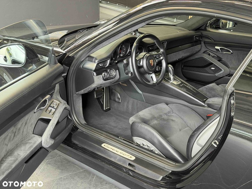 Porsche 911 Carrera 4 GTS PDK - 14