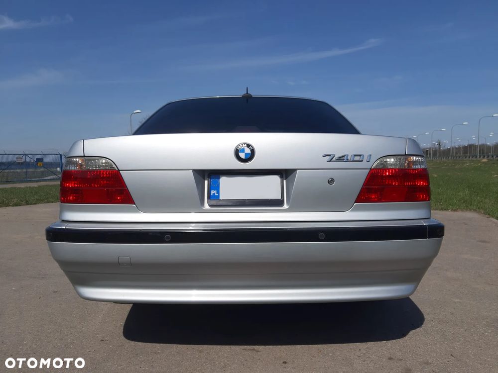 BMW Seria 7 740i - 3