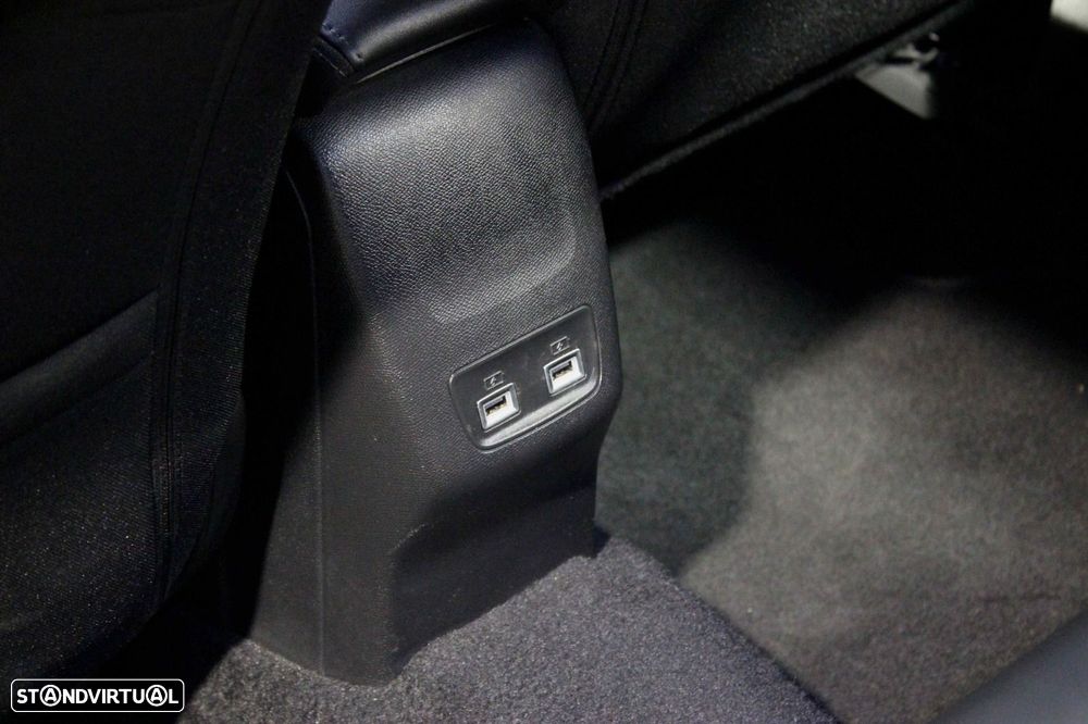 Peugeot 2008 1.5 BlueHDi Allure EAT8 - 36