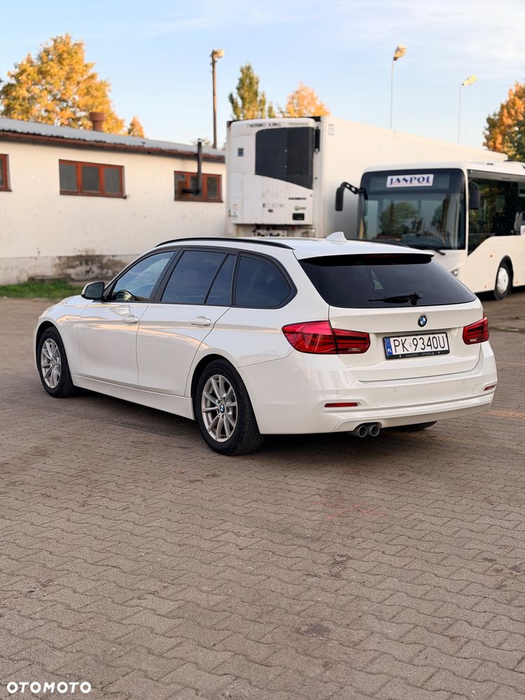 BMW 3 Series 2018 photo 3