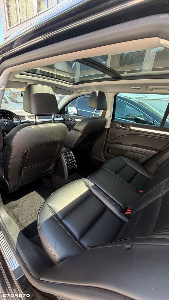 Skoda Superb 2.0 TDI 4x4 Elegance DSG - 26