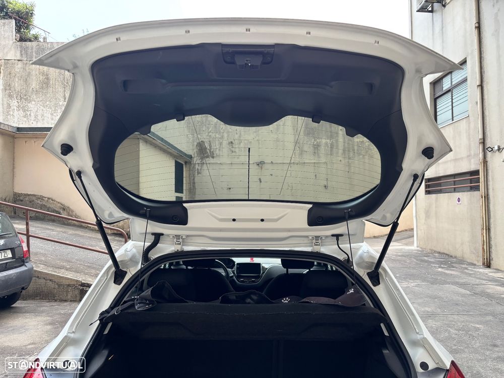 Peugeot 208 1.2 PureTech Style - 26