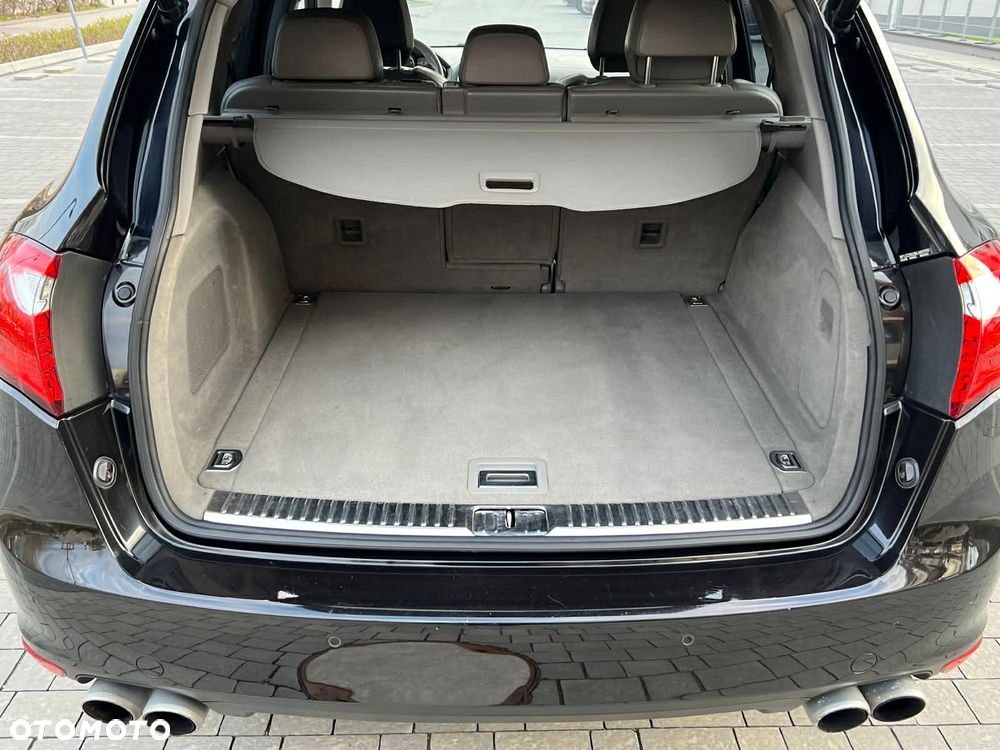 Porsche Cayenne Turbo Tiptronic S - 12