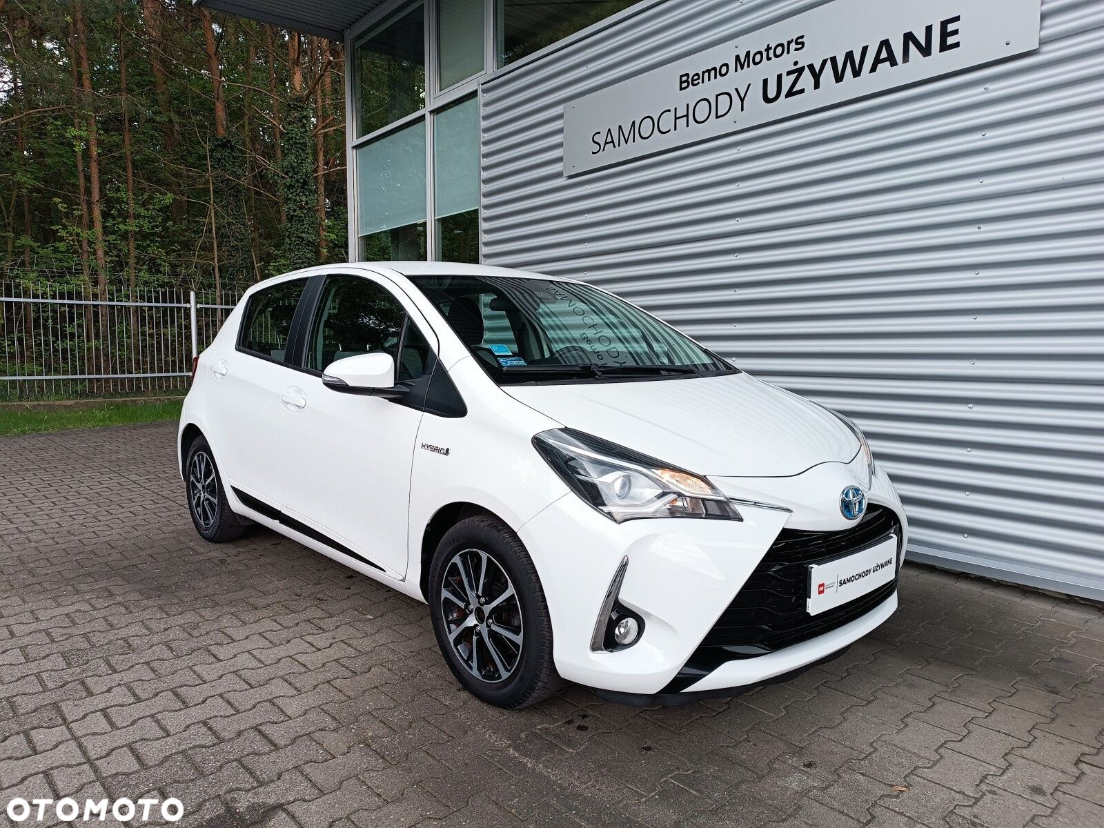 Toyota Yaris Hybrid 100 Active - 8