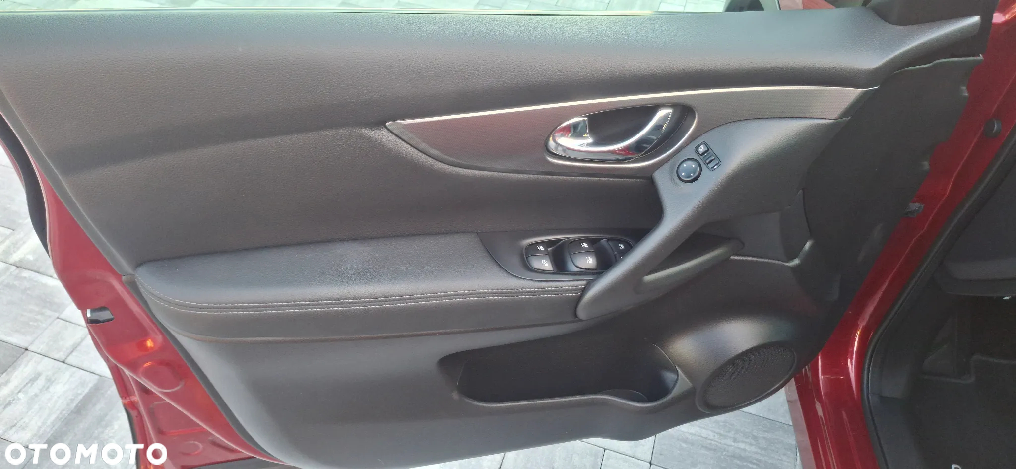 Nissan Qashqai 1.3 DIG-T DCT N-CONNECTA - 24
