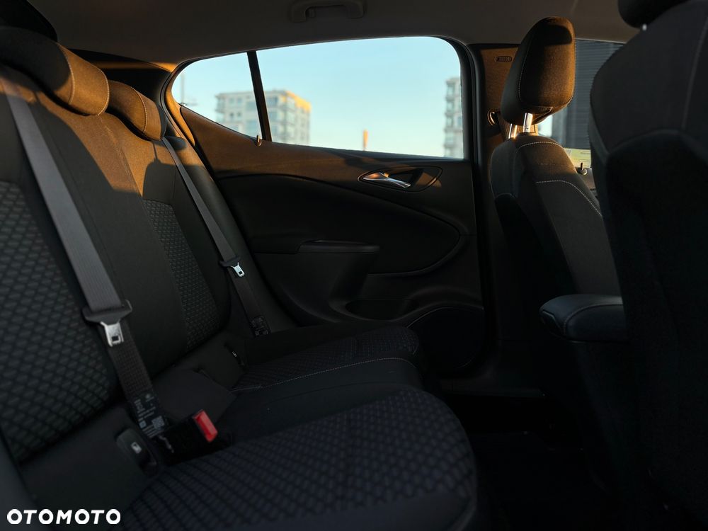 Opel Astra 1.2 T S&S - 8