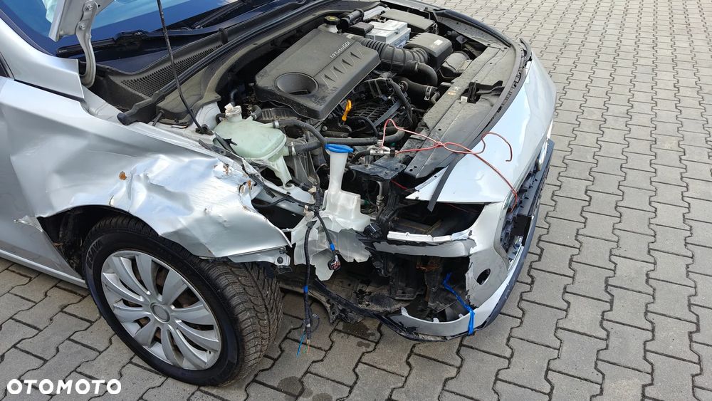 Hyundai i30 1.4 T-GDI DCT YES - 12
