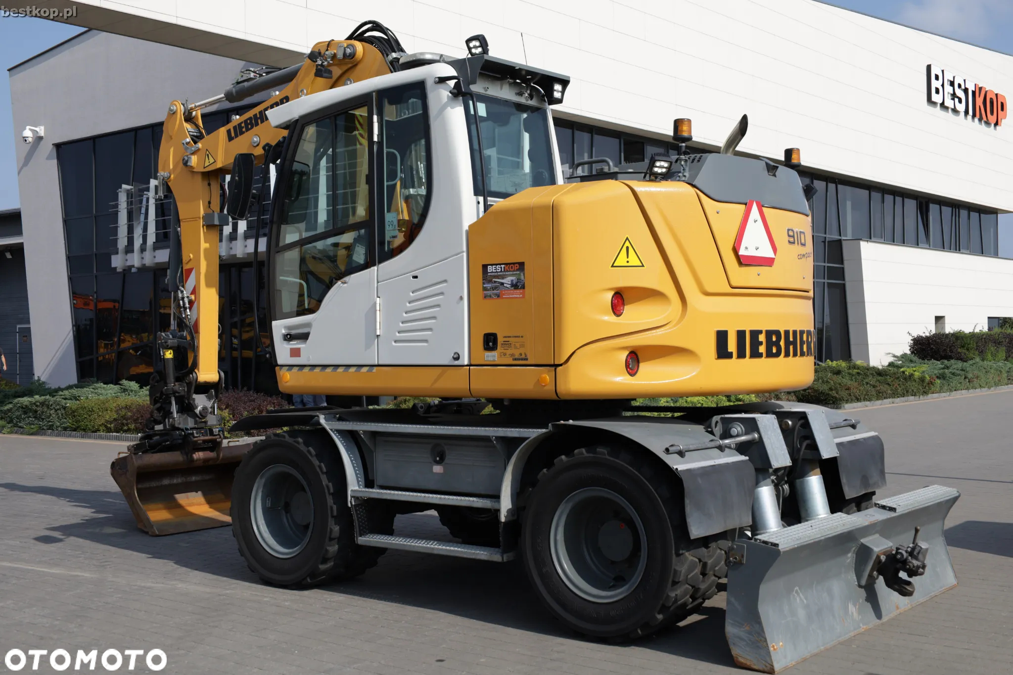 Liebherr A910 Compact Litronic - 10