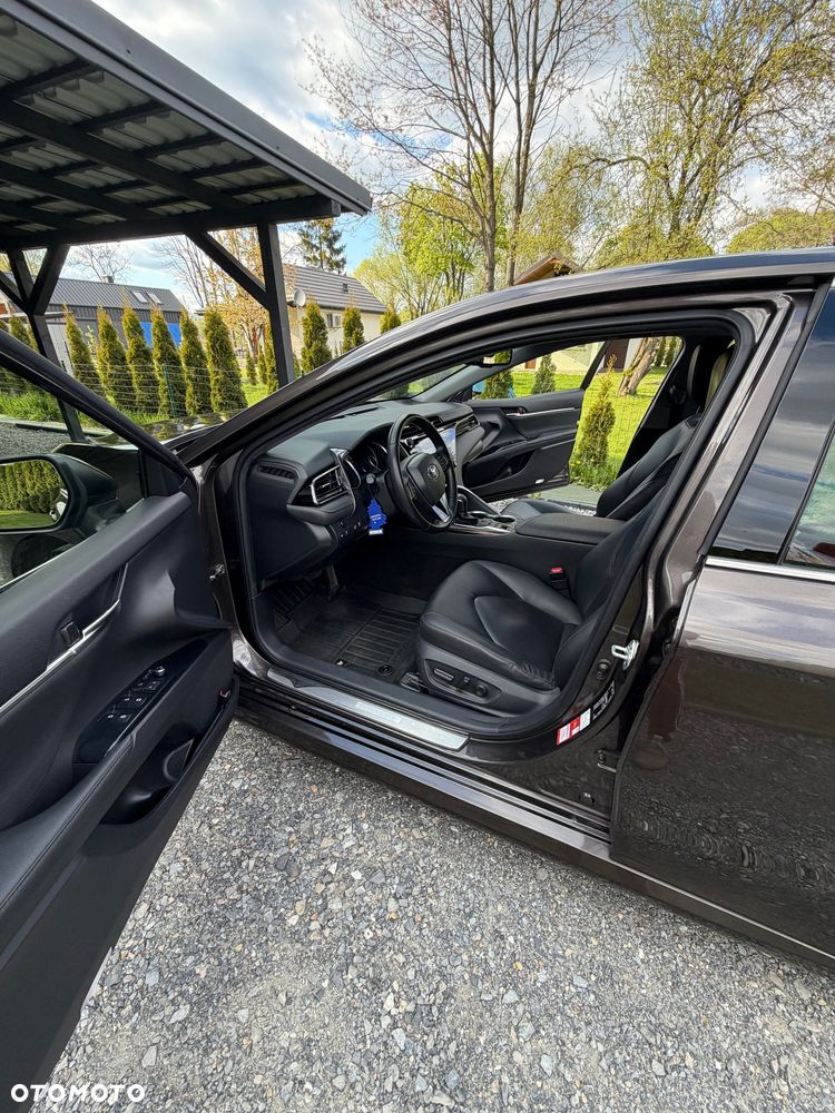 Toyota Camry 2.5 Hybrid Executive CVT - 10