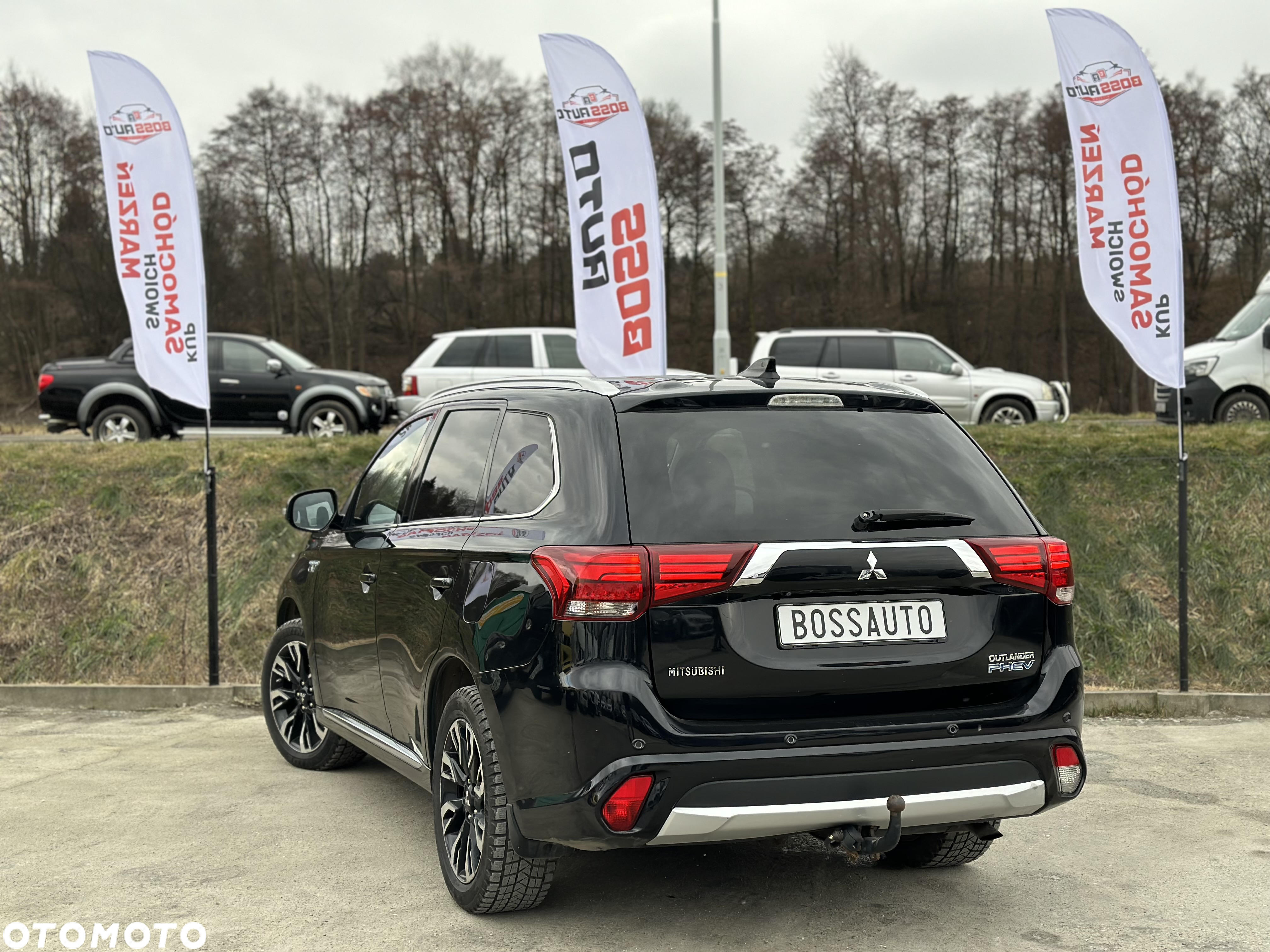 Mitsubishi Outlander 2.0 4WD Plug-In Hybrid - 8