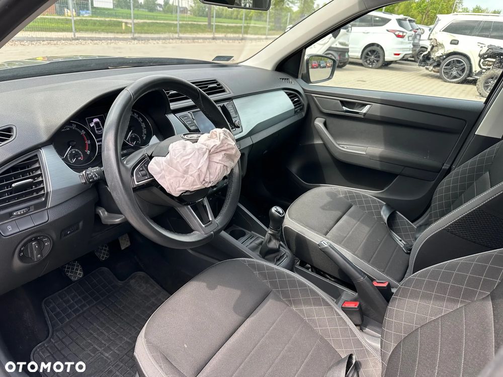 Skoda Fabia - 10
