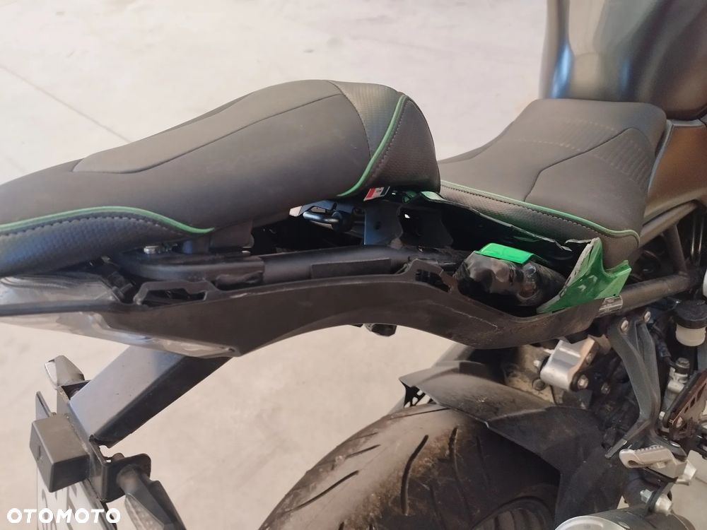Kawasaki Z 900 - 12