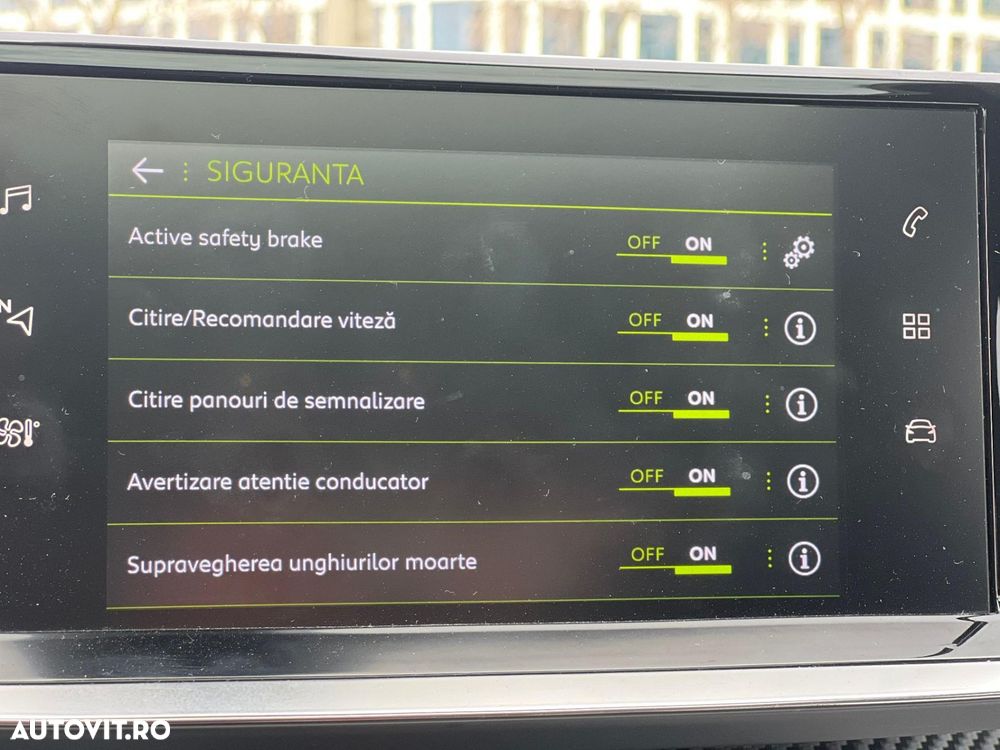 Peugeot 208 1.2 L PureTech STT EAT8 GT Line - 25